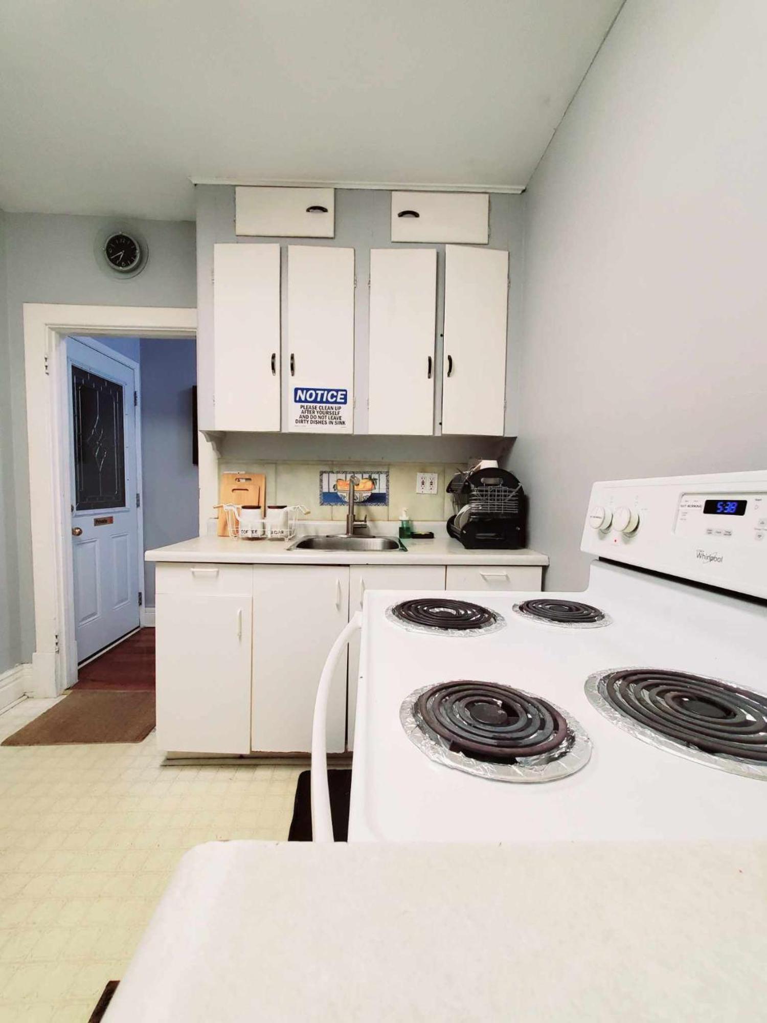 Merj'S Guest House In Wolesly Виннипег Экстерьер фото