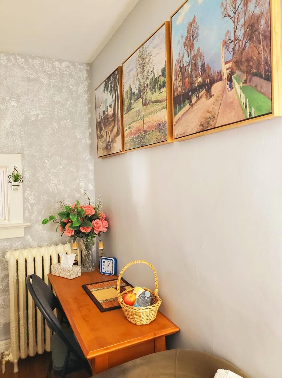 Merj'S Guest House In Wolesly Виннипег Экстерьер фото